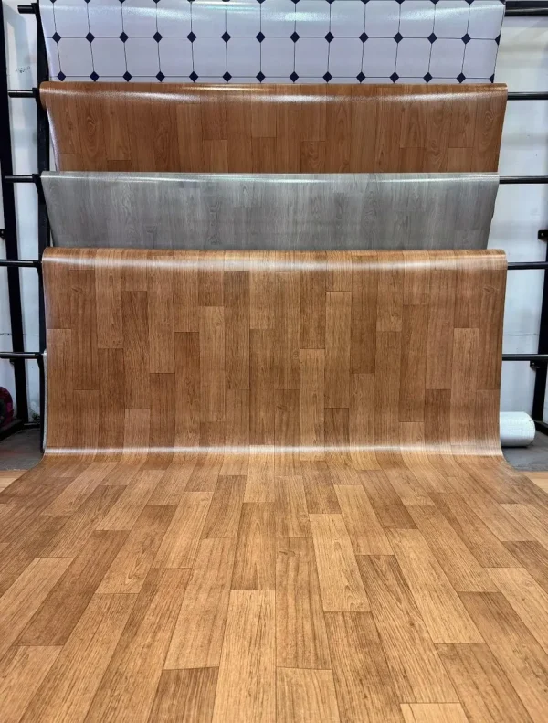 Linóleo CHI-201-1 de 0,88 mm, madera café cálido