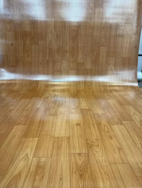 Linóleo CHI83-101 de 0,88 mm, madera tono miel